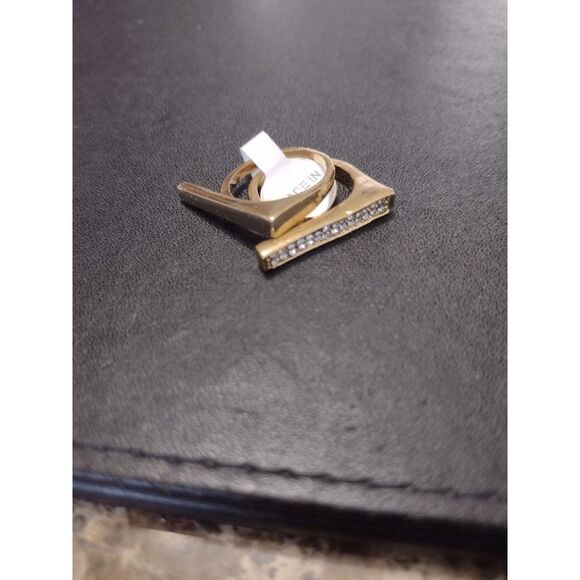 Gold tone two-piece matching ring set - Picture 8 of 9